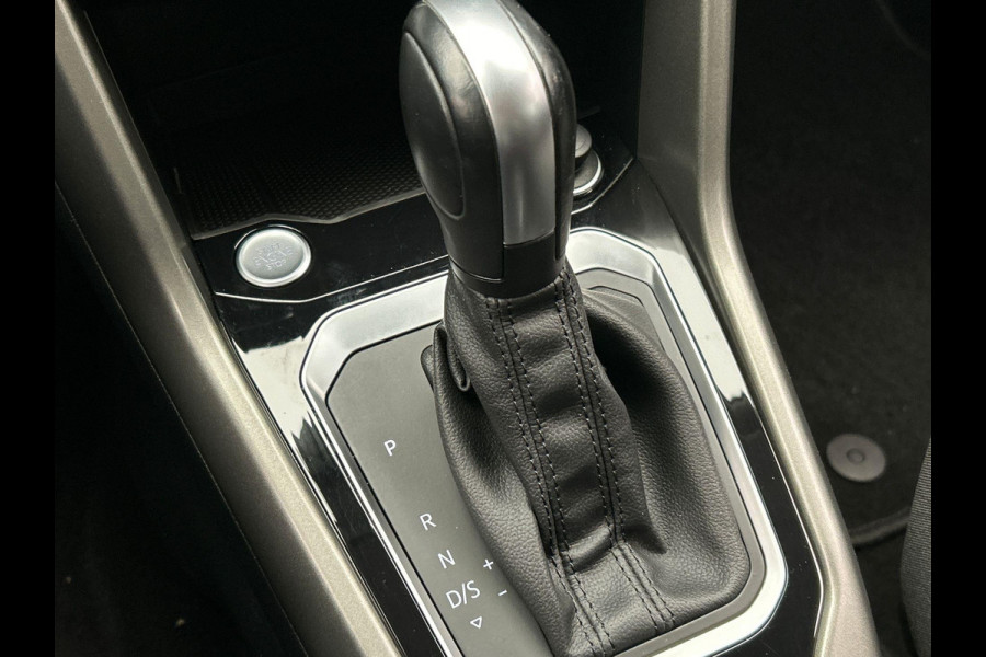 Volkswagen T-Roc 1.5 TSI Style Business Automaat Carplay Trekhaak Adaptive-cruise Navigatie