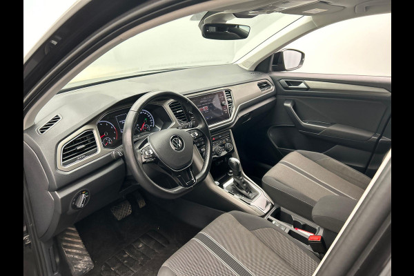 Volkswagen T-Roc 1.5 TSI Style Business Automaat Carplay Trekhaak Adaptive-cruise Navigatie