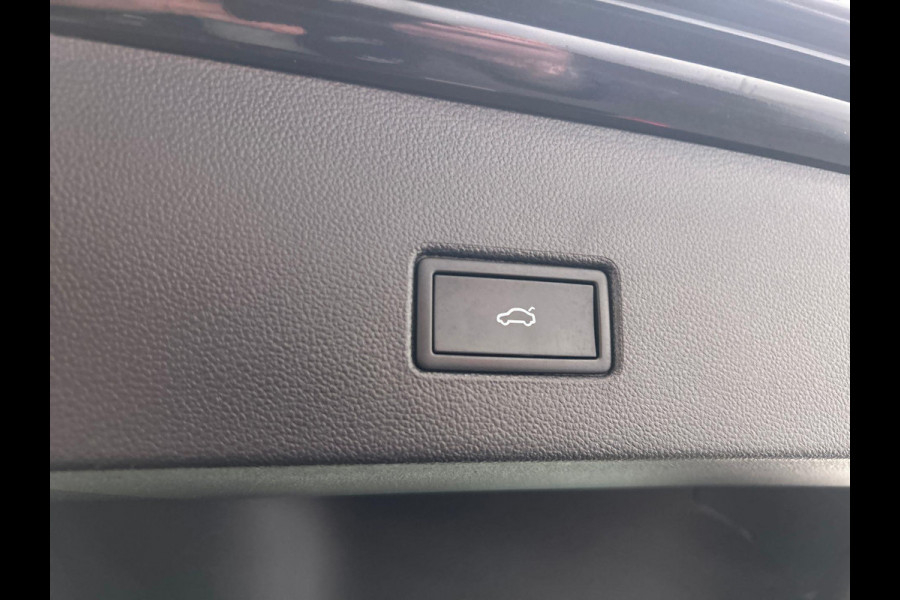 Volkswagen T-Roc 1.5 TSI Style Business Automaat Carplay Trekhaak Adaptive-cruise Navigatie