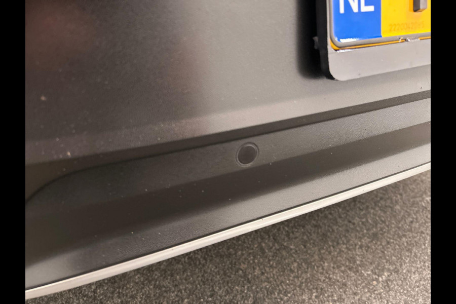 Volkswagen T-Roc 1.5 TSI Style Business Automaat Carplay Trekhaak Adaptive-cruise Navigatie