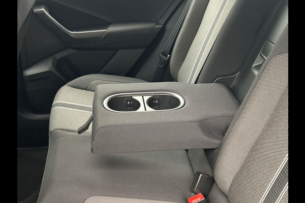 Volkswagen T-Roc 1.5 TSI Style Business Automaat Carplay Trekhaak Adaptive-cruise Navigatie