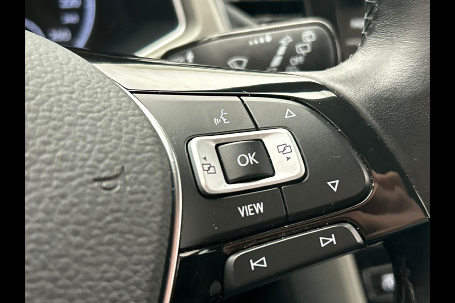 Volkswagen T-Roc 1.5 TSI Style Business Automaat Carplay Trekhaak Adaptive-cruise Navigatie