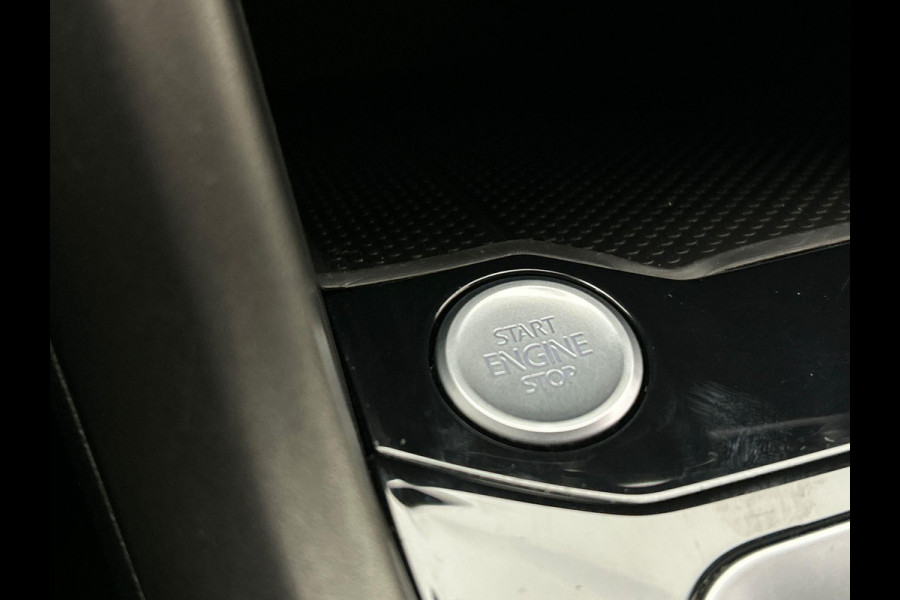 Volkswagen T-Roc 1.5 TSI Style Business Automaat Carplay Trekhaak Adaptive-cruise Navigatie