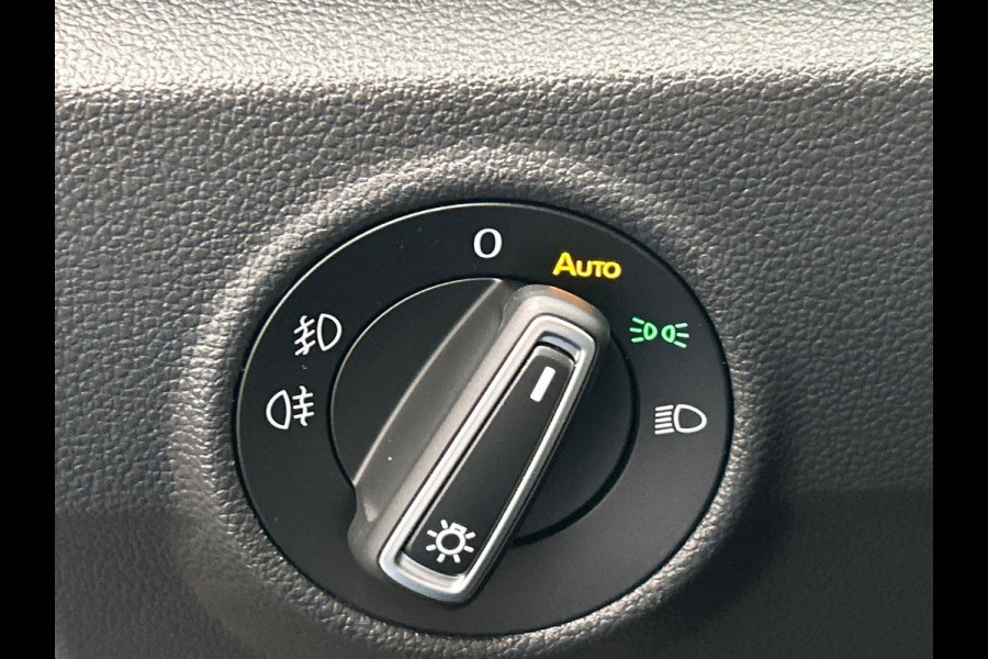 Volkswagen T-Roc 1.5 TSI Style Business Automaat Carplay Trekhaak Adaptive-cruise Navigatie