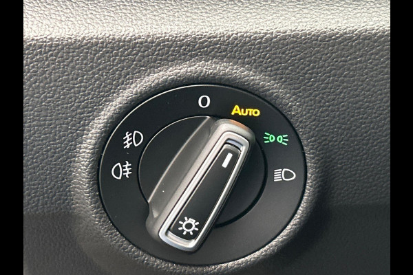 Volkswagen T-Roc 1.5 TSI Style Business Automaat Carplay Trekhaak Adaptive-cruise Navigatie