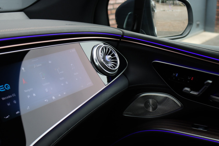 Mercedes-Benz EQS SUV 500 4MATIC Luxury Line 108 kWh | Luchtvering | Hyperscreen | Achterasbesturing | Distronic+ | Stoelventilatie | HUD | Elek. Achterbank | Burmester | Warmtepomp | Digital Light |