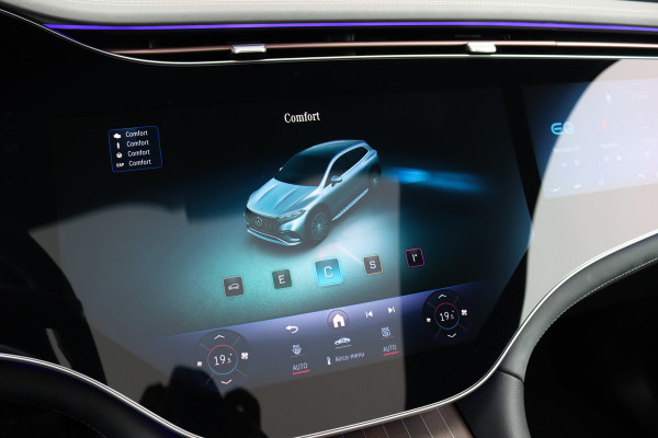 Mercedes-Benz EQS SUV 500 4MATIC Luxury Line 108 kWh | Luchtvering | Hyperscreen | Achterasbesturing | Distronic+ | Stoelventilatie | HUD | Elek. Achterbank | Burmester | Warmtepomp | Digital Light |