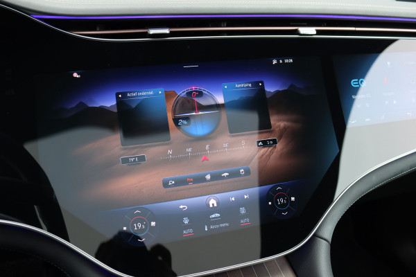 Mercedes-Benz EQS SUV 500 4MATIC Luxury Line 108 kWh | Luchtvering | Hyperscreen | Achterasbesturing | Distronic+ | Stoelventilatie | HUD | Elek. Achterbank | Burmester | Warmtepomp | Digital Light |