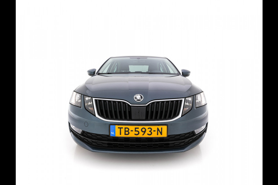 Škoda Octavia 1.6 TDI Greentech Ambition Business *LEATHER-FABRIC | NAVI-FULLMAP | HEATED-COMFORTSEATS | ECC | TOWBAR | PRIVACY-GLASS | PARKPILOT | CRUISE | 16''ALU *