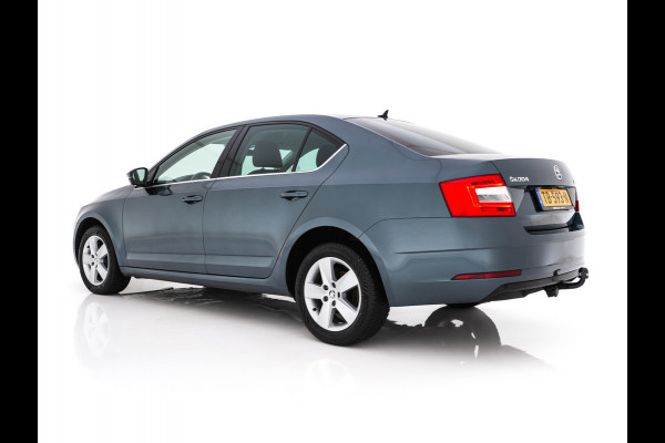 Škoda Octavia 1.6 TDI Greentech Ambition Business *LEATHER-FABRIC | NAVI-FULLMAP | HEATED-COMFORTSEATS | ECC | TOWBAR | PRIVACY-GLASS | PARKPILOT | CRUISE | 16''ALU *