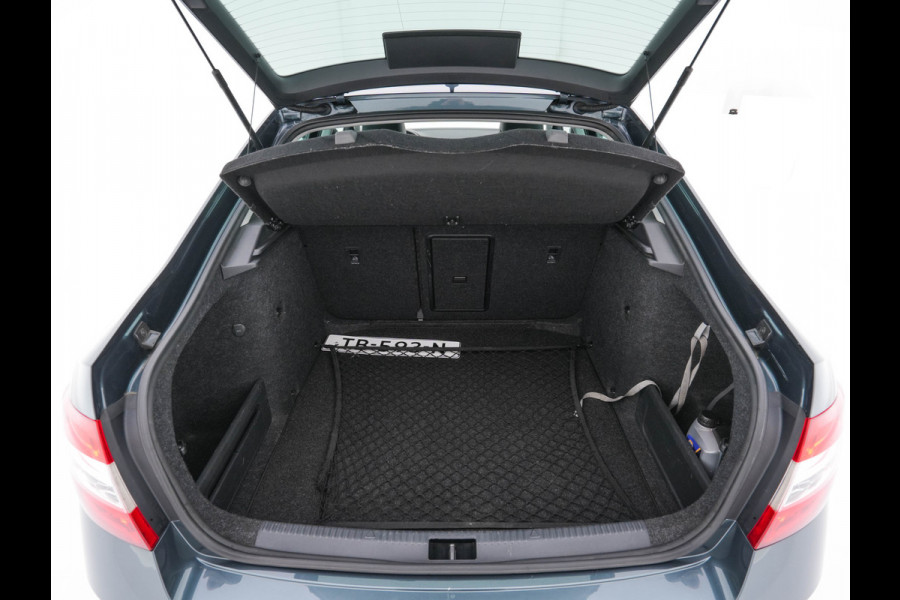 Škoda Octavia 1.6 TDI Greentech Ambition Business *LEATHER-FABRIC | NAVI-FULLMAP | HEATED-COMFORTSEATS | ECC | TOWBAR | PRIVACY-GLASS | PARKPILOT | CRUISE | 16''ALU *