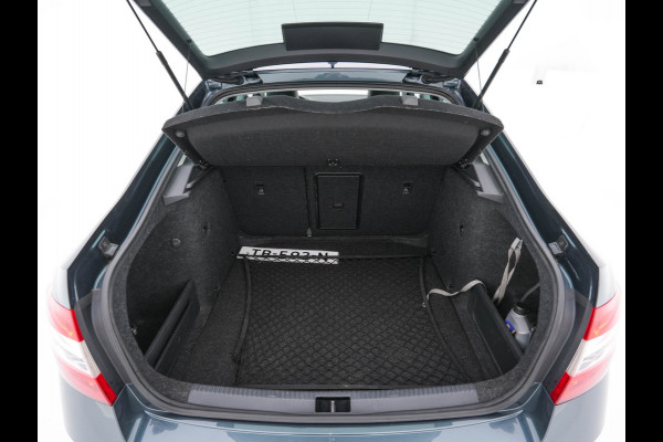 Škoda Octavia 1.6 TDI Greentech Ambition Business *LEATHER-FABRIC | NAVI-FULLMAP | HEATED-COMFORTSEATS | ECC | TOWBAR | PRIVACY-GLASS | PARKPILOT | CRUISE | 16''ALU *