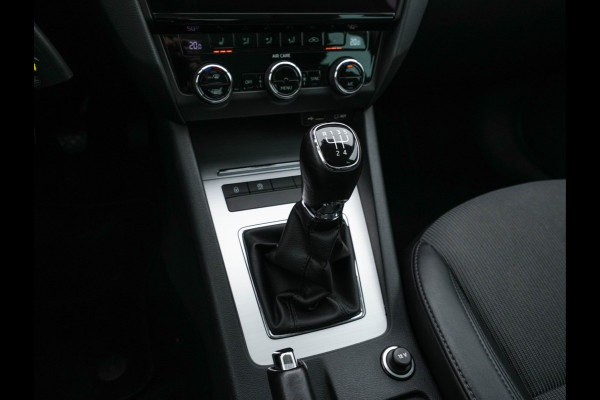 Škoda Octavia 1.6 TDI Greentech Ambition Business *LEATHER-FABRIC | NAVI-FULLMAP | HEATED-COMFORTSEATS | ECC | TOWBAR | PRIVACY-GLASS | PARKPILOT | CRUISE | 16''ALU *