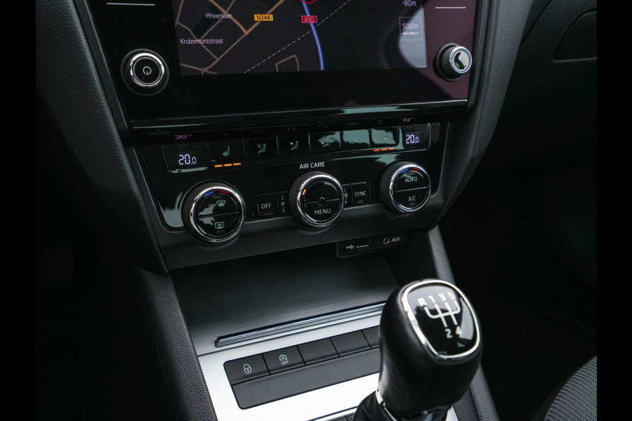 Škoda Octavia 1.6 TDI Greentech Ambition Business *LEATHER-FABRIC | NAVI-FULLMAP | HEATED-COMFORTSEATS | ECC | TOWBAR | PRIVACY-GLASS | PARKPILOT | CRUISE | 16''ALU *