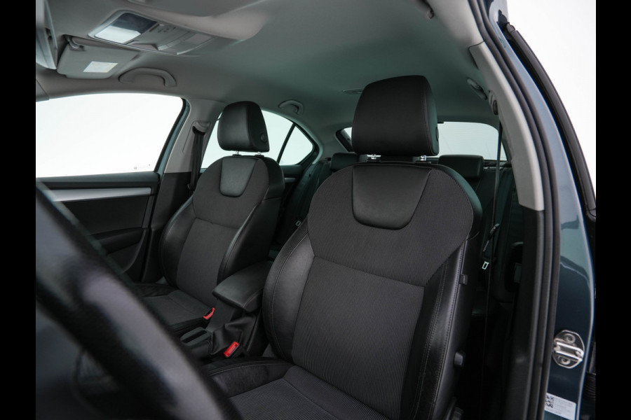 Škoda Octavia 1.6 TDI Greentech Ambition Business *LEATHER-FABRIC | NAVI-FULLMAP | HEATED-COMFORTSEATS | ECC | TOWBAR | PRIVACY-GLASS | PARKPILOT | CRUISE | 16''ALU *