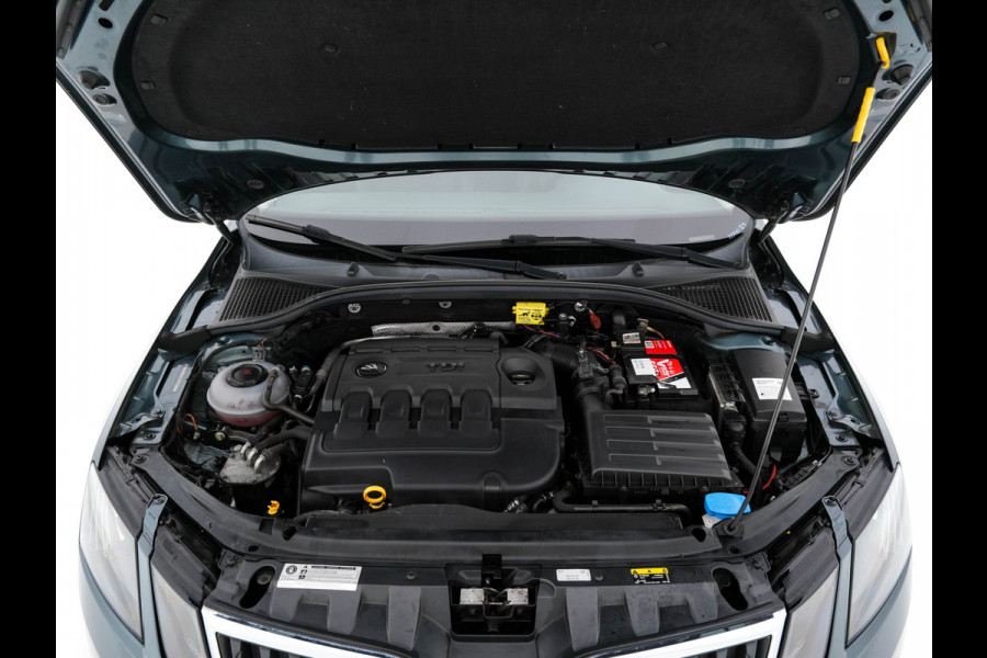 Škoda Octavia 1.6 TDI Greentech Ambition Business *LEATHER-FABRIC | NAVI-FULLMAP | HEATED-COMFORTSEATS | ECC | TOWBAR | PRIVACY-GLASS | PARKPILOT | CRUISE | 16''ALU *