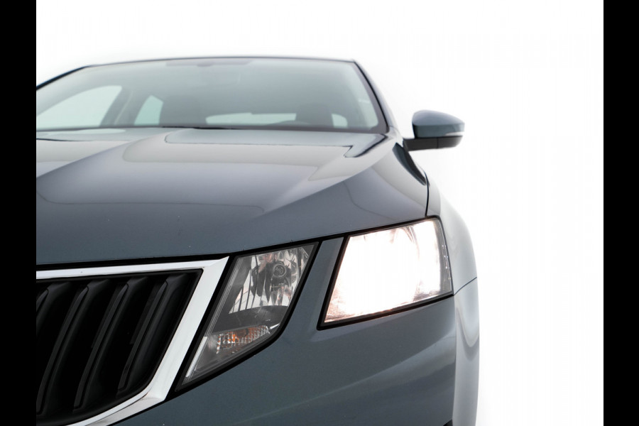 Škoda Octavia 1.6 TDI Greentech Ambition Business *LEATHER-FABRIC | NAVI-FULLMAP | HEATED-COMFORTSEATS | ECC | TOWBAR | PRIVACY-GLASS | PARKPILOT | CRUISE | 16''ALU *