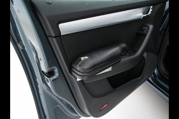 Škoda Octavia 1.6 TDI Greentech Ambition Business *LEATHER-FABRIC | NAVI-FULLMAP | HEATED-COMFORTSEATS | ECC | TOWBAR | PRIVACY-GLASS | PARKPILOT | CRUISE | 16''ALU *