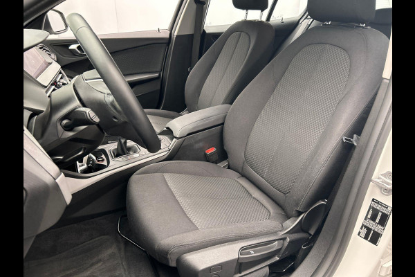 BMW 1-serie 118i Executive Edition * Origineel Nederlands * Carplay Navigatie Climate-control Cruise