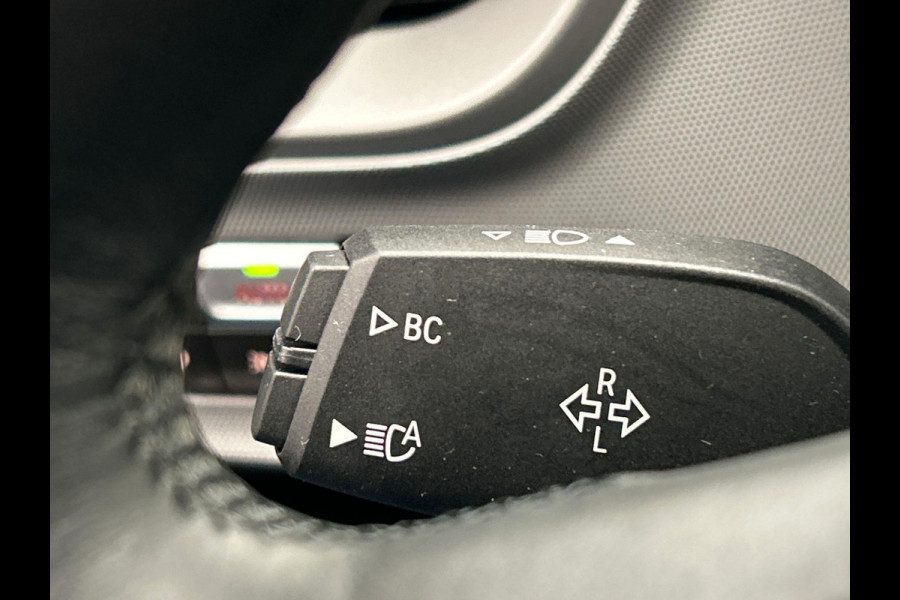 BMW 1-serie 118i Executive Edition * Origineel Nederlands * Carplay Navigatie Climate-control Cruise