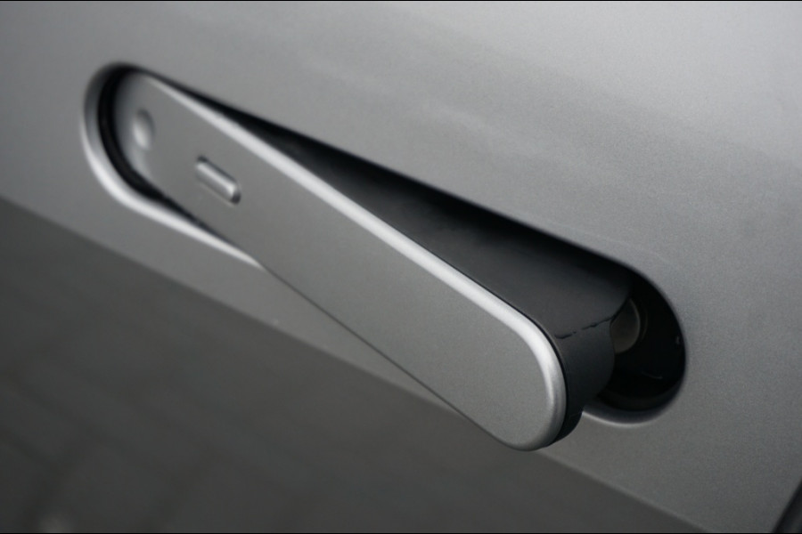 Toyota C-HR 2.0 PHEV 220PK Dynamic NIEUW | LUXE