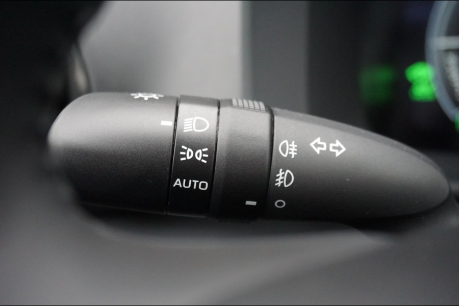 Toyota C-HR 2.0 PHEV 220PK Dynamic NIEUW | LUXE