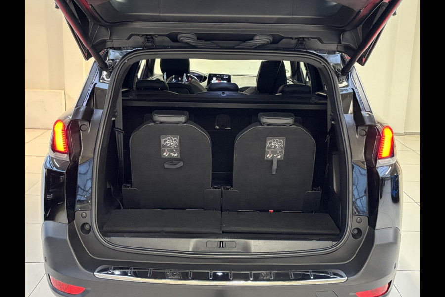 Peugeot 5008 1.6 PureTech GT-Line 7 pers | Panoramadak | Trekhaak afneembaar | Leder | Memory | Stoelverwarming | elektrisch verstelbare stoelen | Navi | Android auto / Apple carplay | Elektrische achterklep | Achteruitrijcamera