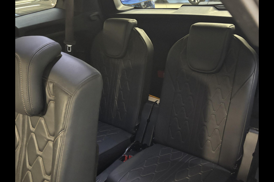 Peugeot 5008 1.6 PureTech GT-Line 7 pers | Panoramadak | Trekhaak afneembaar | Leder | Memory | Stoelverwarming | elektrisch verstelbare stoelen | Navi | Android auto / Apple carplay | Elektrische achterklep | Achteruitrijcamera