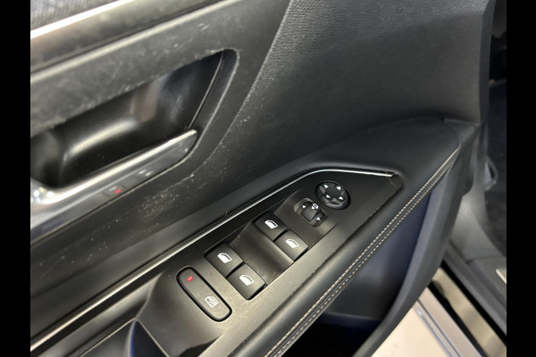 Peugeot 5008 1.6 PureTech GT-Line 7 pers | Panoramadak | Trekhaak afneembaar | Leder | Memory | Stoelverwarming | elektrisch verstelbare stoelen | Navi | Android auto / Apple carplay | Elektrische achterklep | Achteruitrijcamera