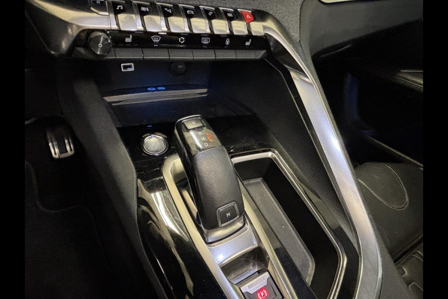 Peugeot 5008 1.6 PureTech GT-Line 7 pers | Panoramadak | Trekhaak afneembaar | Leder | Memory | Stoelverwarming | elektrisch verstelbare stoelen | Navi | Android auto / Apple carplay | Elektrische achterklep | Achteruitrijcamera