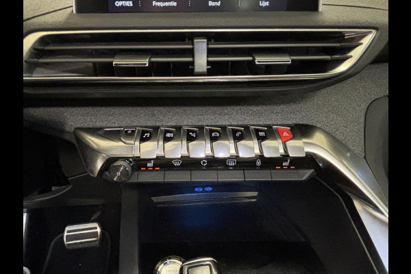 Peugeot 5008 1.6 PureTech GT-Line 7 pers | Panoramadak | Trekhaak afneembaar | Leder | Memory | Stoelverwarming | elektrisch verstelbare stoelen | Navi | Android auto / Apple carplay | Elektrische achterklep | Achteruitrijcamera