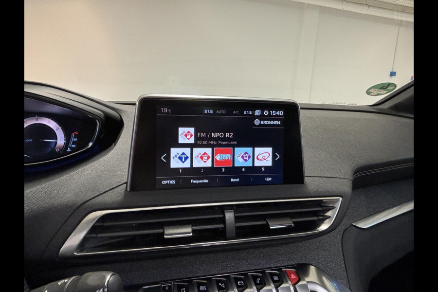Peugeot 5008 1.6 PureTech GT-Line 7 pers | Panoramadak | Trekhaak afneembaar | Leder | Memory | Stoelverwarming | elektrisch verstelbare stoelen | Navi | Android auto / Apple carplay | Elektrische achterklep | Achteruitrijcamera