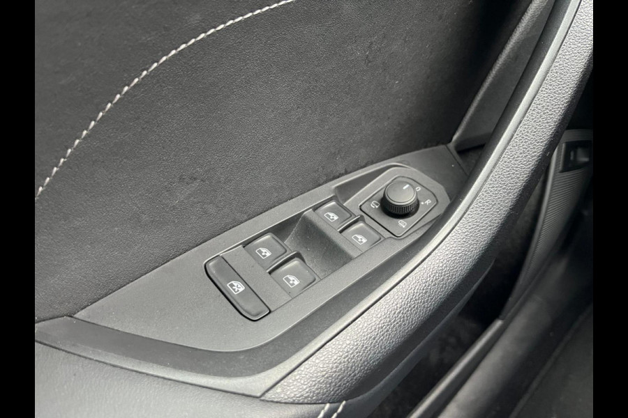 Škoda Kodiaq 1.5 TSI Sportline Business 7p. | Schuif/kantel dak | Trekhaak |