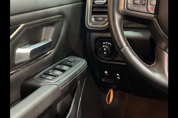 Dodge Ram 1500 5.7 V8 4x4 Crew Cab Sport | Full BLACK | Camera | ALPINE | Soft Cover | Apple Carplay | Cruise |