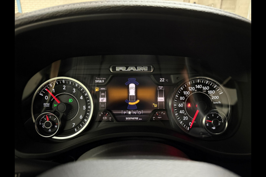 Dodge Ram 1500 5.7 V8 4x4 Crew Cab Sport | Full BLACK | Camera | ALPINE | Soft Cover | Apple Carplay | Cruise |