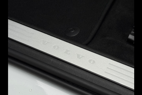 Volvo V60 2.0 B3 Inscription, panoramadak,electr trekhaak, lederen sportinterieur, VOL OPTIES, 1 e eigenaar, NL auto met nap