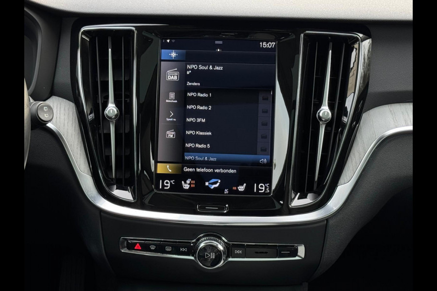 Volvo V60 2.0 B3 Inscription, panoramadak,electr trekhaak, lederen sportinterieur, VOL OPTIES, 1 e eigenaar, NL auto met nap