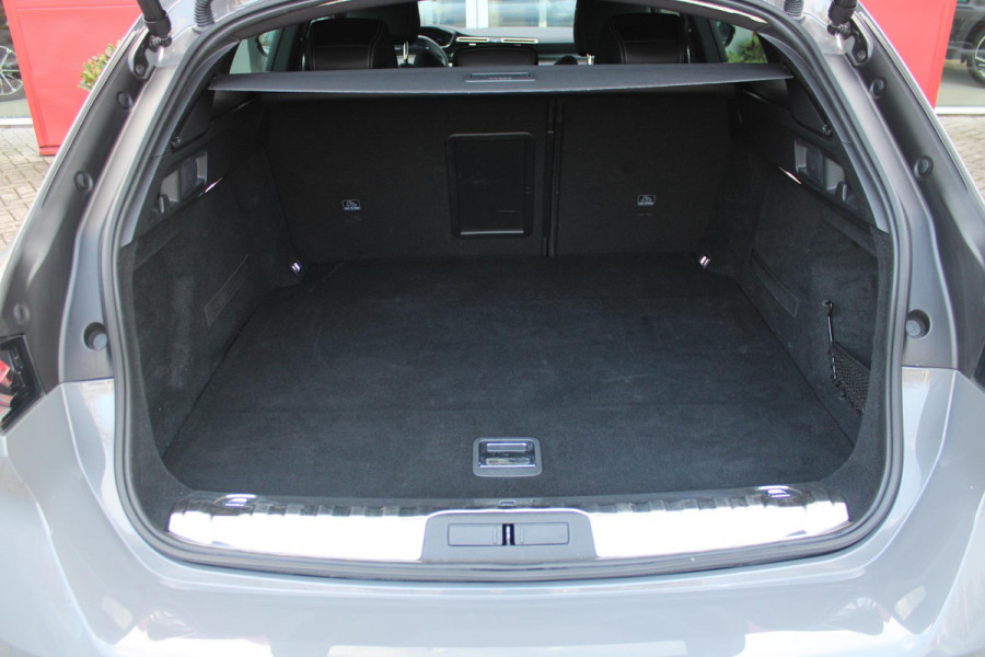 Peugeot 508 SW 1.6 HYbrid 225PK ALLURE BLACK PACK MATRIX LED KOPLAMPEN | ADAPTIEVE ACHTERVERLICHTING | SFEERVERLICHTING | NAVIGATIE | DRAADLOOS APPLE CARPLAY/ANDROID AUTO | HD CAMERA'S VOOR EN ACHTER PLUS 360 | ADAPTIEVE CRUISCONTROL | COMFORT BUSINESS PACK - AGR VOORSTOELEN MET UITSCHUIFBARE NEUS, STOELVERWARMING, ELEKTRISCH VERSTELBARE HELLINGSHOEK/LENDESTEUN | DODEHOEKBEWAKING | 18'' LICHTMETALEN VELGEN TYPE SPERONE BLACK | DONKERE HEMELBEKLEDING | ELEKTRISCH BEDIENBARE ACHTERKLEP | GLANZEND ZWARTE DAKRAILING | EXTRA GETINTE ACHTERRUITEN |