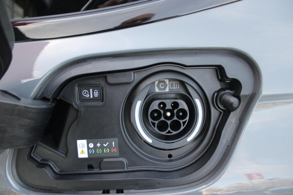 Peugeot 508 SW 1.6 HYbrid 225PK ALLURE BLACK PACK MATRIX LED KOPLAMPEN | ADAPTIEVE ACHTERVERLICHTING | SFEERVERLICHTING | NAVIGATIE | DRAADLOOS APPLE CARPLAY/ANDROID AUTO | HD CAMERA'S VOOR EN ACHTER PLUS 360 | ADAPTIEVE CRUISCONTROL | COMFORT BUSINESS PACK - AGR VOORSTOELEN MET UITSCHUIFBARE NEUS, STOELVERWARMING, ELEKTRISCH VERSTELBARE HELLINGSHOEK/LENDESTEUN | DODEHOEKBEWAKING | 18'' LICHTMETALEN VELGEN TYPE SPERONE BLACK | DONKERE HEMELBEKLEDING | ELEKTRISCH BEDIENBARE ACHTERKLEP | GLANZEND ZWARTE DAKRAILING | EXTRA GETINTE ACHTERRUITEN |