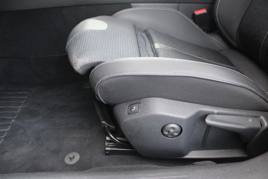 Peugeot 508 SW 1.6 HYbrid 225PK ALLURE BLACK PACK MATRIX LED KOPLAMPEN | ADAPTIEVE ACHTERVERLICHTING | SFEERVERLICHTING | NAVIGATIE | DRAADLOOS APPLE CARPLAY/ANDROID AUTO | HD CAMERA'S VOOR EN ACHTER PLUS 360 | ADAPTIEVE CRUISCONTROL | COMFORT BUSINESS PACK - AGR VOORSTOELEN MET UITSCHUIFBARE NEUS, STOELVERWARMING, ELEKTRISCH VERSTELBARE HELLINGSHOEK/LENDESTEUN | DODEHOEKBEWAKING | 18'' LICHTMETALEN VELGEN TYPE SPERONE BLACK | DONKERE HEMELBEKLEDING | ELEKTRISCH BEDIENBARE ACHTERKLEP | GLANZEND ZWARTE DAKRAILING | EXTRA GETINTE ACHTERRUITEN |