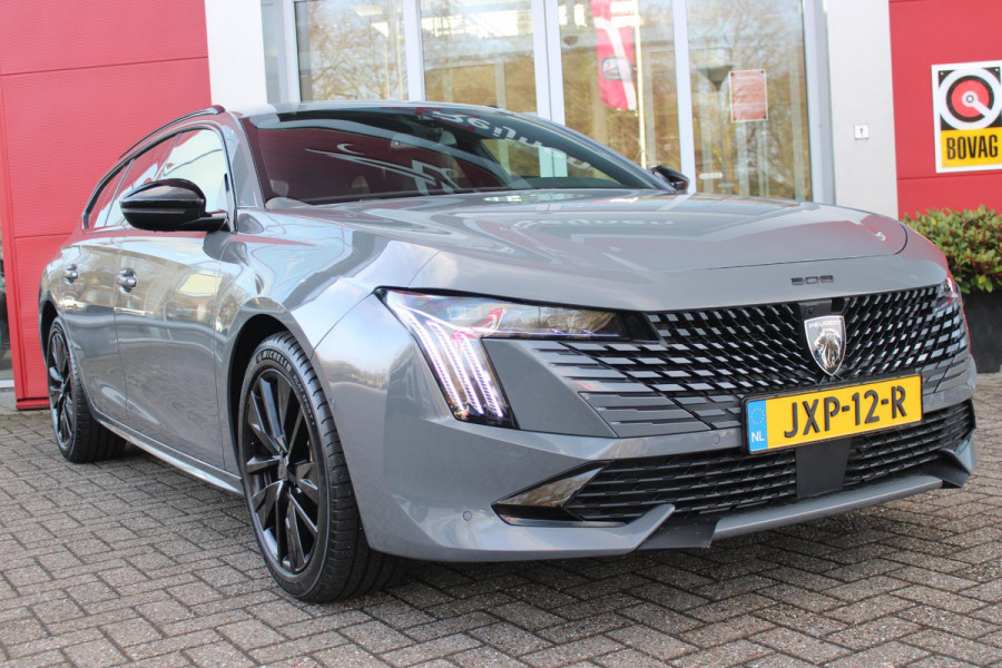 Peugeot 508 SW 1.6 HYbrid 225PK ALLURE BLACK PACK MATRIX LED KOPLAMPEN | ADAPTIEVE ACHTERVERLICHTING | SFEERVERLICHTING | NAVIGATIE | DRAADLOOS APPLE CARPLAY/ANDROID AUTO | HD CAMERA'S VOOR EN ACHTER PLUS 360 | ADAPTIEVE CRUISCONTROL | COMFORT BUSINESS PACK - AGR VOORSTOELEN MET UITSCHUIFBARE NEUS, STOELVERWARMING, ELEKTRISCH VERSTELBARE HELLINGSHOEK/LENDESTEUN | DODEHOEKBEWAKING | 18'' LICHTMETALEN VELGEN TYPE SPERONE BLACK | DONKERE HEMELBEKLEDING | ELEKTRISCH BEDIENBARE ACHTERKLEP | GLANZEND ZWARTE DAKRAILING | EXTRA GETINTE ACHTERRUITEN |