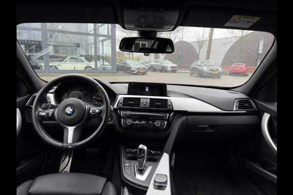 BMW 3 Serie Touring 318i M Sport Corporate Lease HIGH EXEC.| 81.000KM!| ORIG. NL|  LEER| ELEKTRISCHE ACHTERKLEP| AFNEEMBARE TREKHAAK| STOELVERWARMING| 19 INCH!| SUPER NETJES| RIJKLAARPRIJS INCL. 12 MND BOVAG GARANTIE