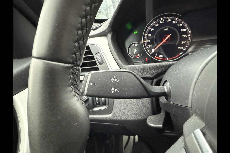 BMW 3 Serie Touring 318i M Sport Corporate Lease HIGH EXEC.| 81.000KM!| ORIG. NL|  LEER| ELEKTRISCHE ACHTERKLEP| AFNEEMBARE TREKHAAK| STOELVERWARMING| 19 INCH!| SUPER NETJES| RIJKLAARPRIJS INCL. 12 MND BOVAG GARANTIE