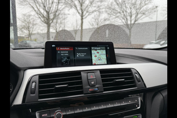 BMW 3 Serie Touring 318i M Sport Corporate Lease HIGH EXEC.| 81.000KM!| ORIG. NL|  LEER| ELEKTRISCHE ACHTERKLEP| AFNEEMBARE TREKHAAK| STOELVERWARMING| 19 INCH!| SUPER NETJES| RIJKLAARPRIJS INCL. 12 MND BOVAG GARANTIE