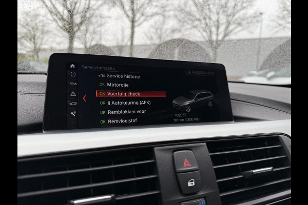 BMW 3 Serie Touring 318i M Sport Corporate Lease HIGH EXEC.| 81.000KM!| ORIG. NL|  LEER| ELEKTRISCHE ACHTERKLEP| AFNEEMBARE TREKHAAK| STOELVERWARMING| 19 INCH!| SUPER NETJES| RIJKLAARPRIJS INCL. 12 MND BOVAG GARANTIE