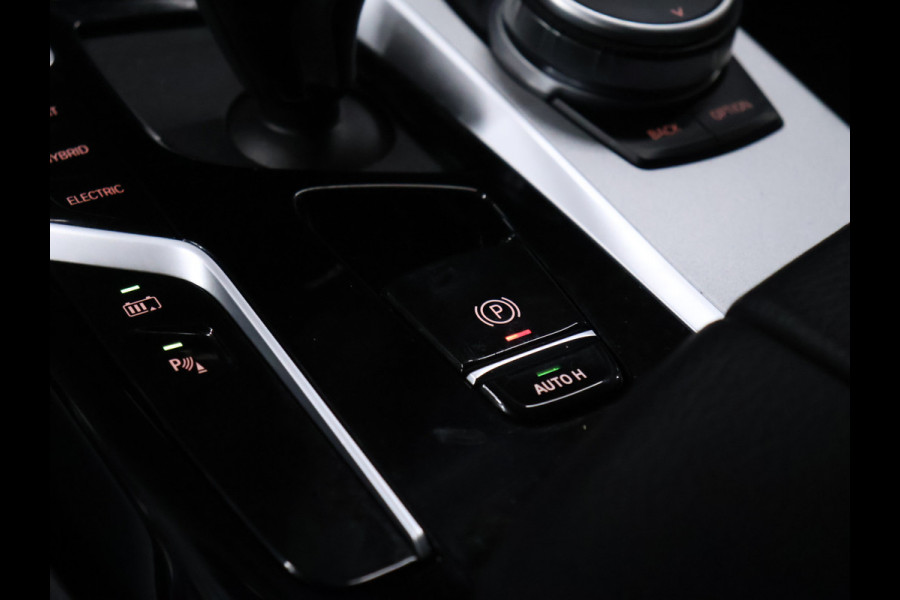 BMW 5 Serie Touring 530e Business Edition Plus [APPLE CARPLAY, ANDROID AUTO, VOL LEDER, MEMORY SEATS, SPORTSTOELEN, LASER LIGHT, NIEUWSTAAT]