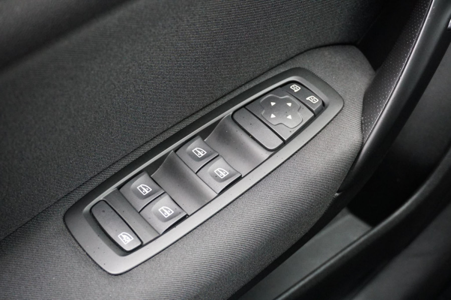 Renault Mégane Estate 1.3 TCe AUT. + TREKHAAK / CARPLAY