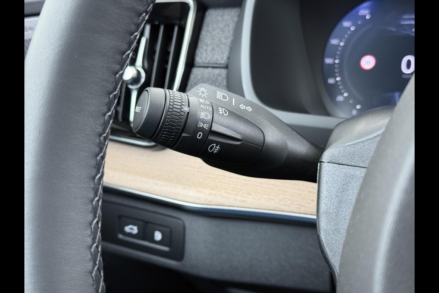 Volvo XC90 2.0 T8 Plug-in hybrid AWD Plus Bright 7-PERSOONS |1200KM| VOL OPTIES | HEAD-UP | WINTERPAKKET | HARMAN & KARDON | PANORAMADAK | MEMORY STOELEN | MATRIX-LED | 360 CAMERA | RIJKLAAR MET VOLLEDIGE VOLVO FABRIEKSGARANTIE