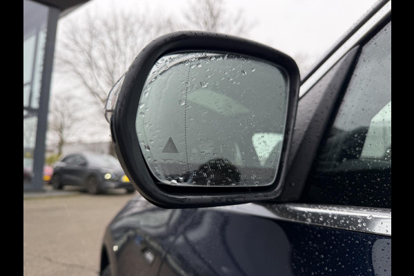 Mercedes-Benz EQC 400 4MATIC Business Solution AMG 80 kWh SOH 97% | SCHUIFDAK | ELEKTRISCHE TREKHAK | CAMERA | MERCEDES DEALER ONDERHOUDEN | AMBILIGHT SFEERVERLICHTING | RIJKLAAR GELEVERD MET 12 MND BOVAG GARANTIE|