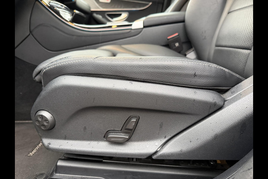 Mercedes-Benz EQC 400 4MATIC Business Solution AMG 80 kWh SOH 97% | SCHUIFDAK | ELEKTRISCHE TREKHAK | CAMERA | MERCEDES DEALER ONDERHOUDEN | AMBILIGHT SFEERVERLICHTING | RIJKLAAR GELEVERD MET 12 MND BOVAG GARANTIE|